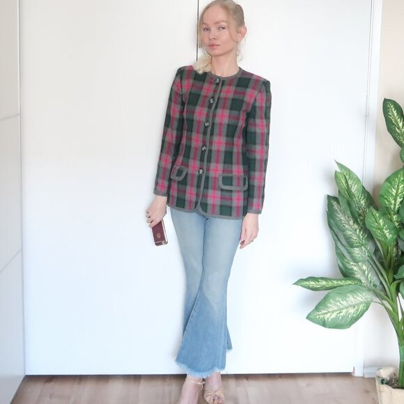 Petite Sophisticate Plaid Single-breasted Wool & Rayon Blazer / Jacket - Picture 1 of 16